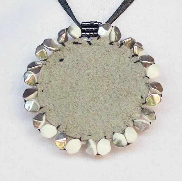 Eavan Beaded Mother-of-Pearl Gemstone Pendant Necklace