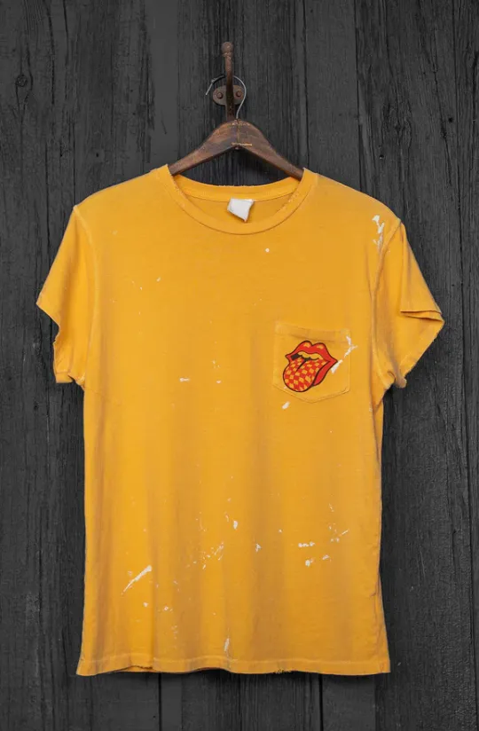 MADEWORN ROLLING STONES POCKET TEE GOLDENROD